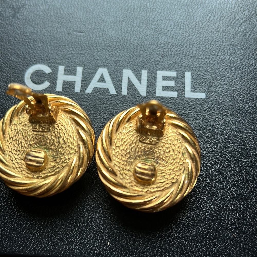 Vintage Chanel Clips(Authentic) - Picture 8 of 9